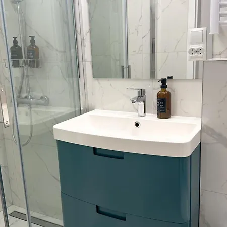 B2 - Noble - Haven - Shared Bathroom Appartamento *