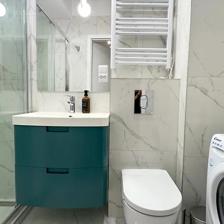 B2 - Noble - Haven - Shared Bathroom Apartman Varsó