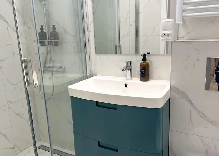 B2 - Noble - Haven - Shared Bathroom Apartament *